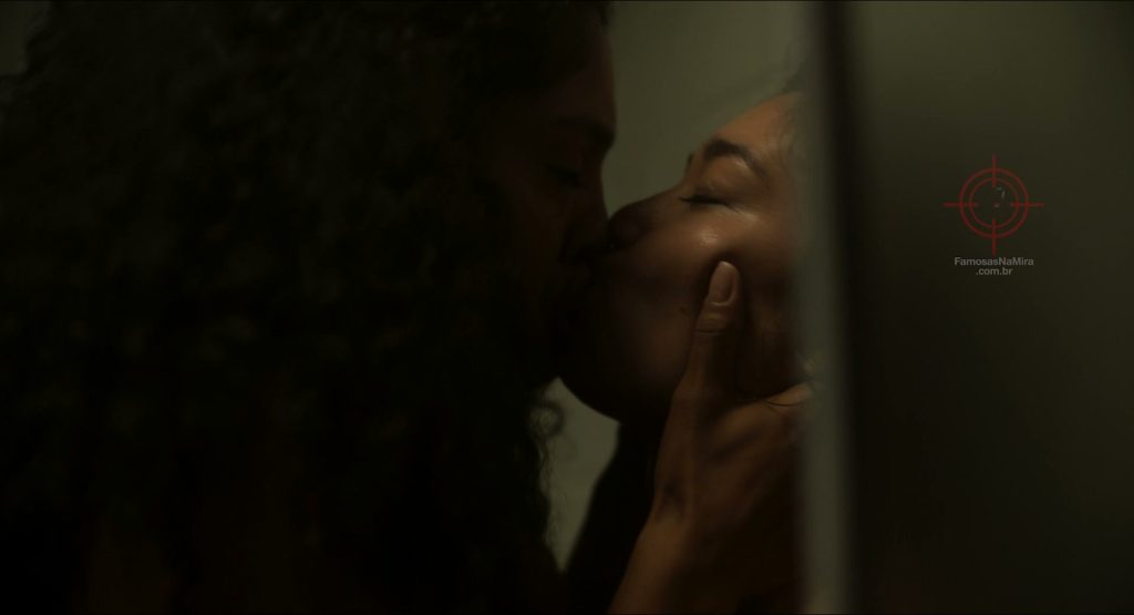 Bárbara Reis e Luana Tanaka Nuas, Peladas Cena de Sexo Lésbico em O Negociador