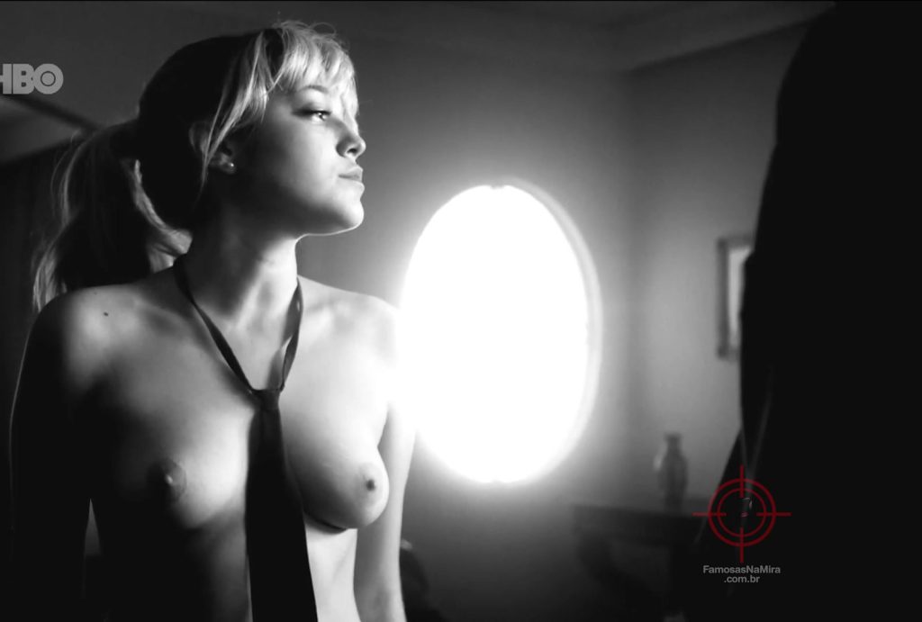 Bella Camero  Nua, Pelada Cena de Nudez em Magnífica 70