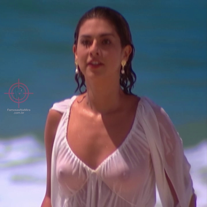 Fernanda Paes Leme Aparece Nua e Pelada com Vestido Transparente em Um Só Coração