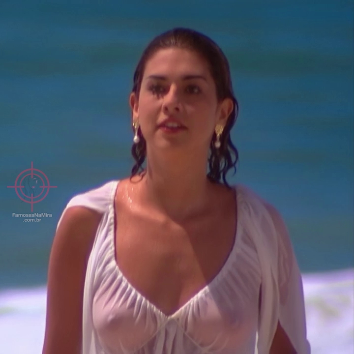 Fernanda Paes Leme Aparece Nua e Pelada com Vestido Transparente em Um Só Coração