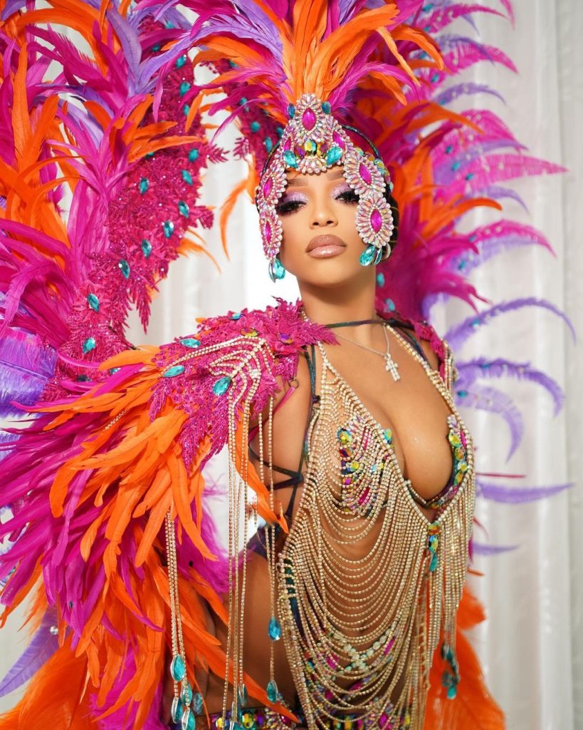 Chloe Bailey Mostra Corpão em Carnaval