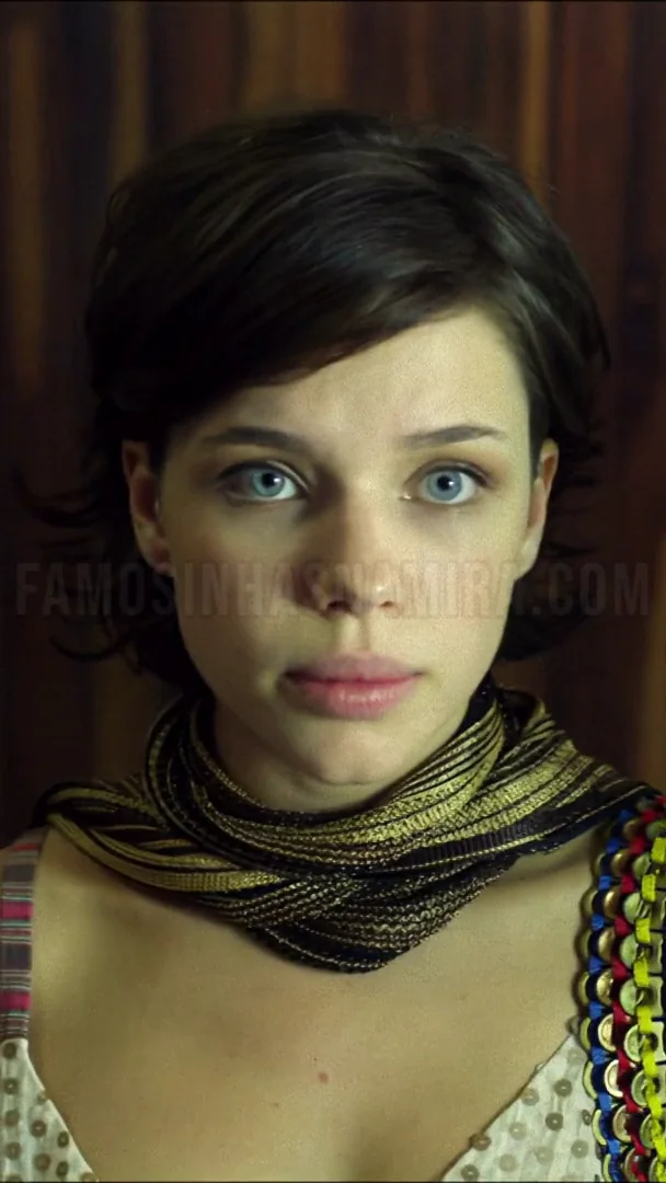 Bruna Linzmeyer, Cenas Quentes, Nudez, As Brasileiras - [13/10/2025]