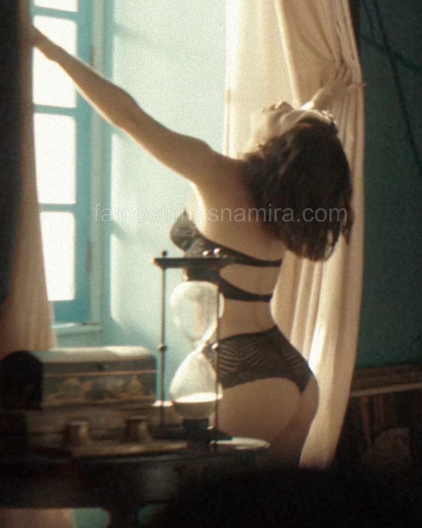 Cenas Quentes, Laura Dutra, Lingerie, Vermelho Sangue - [03/10/2025]