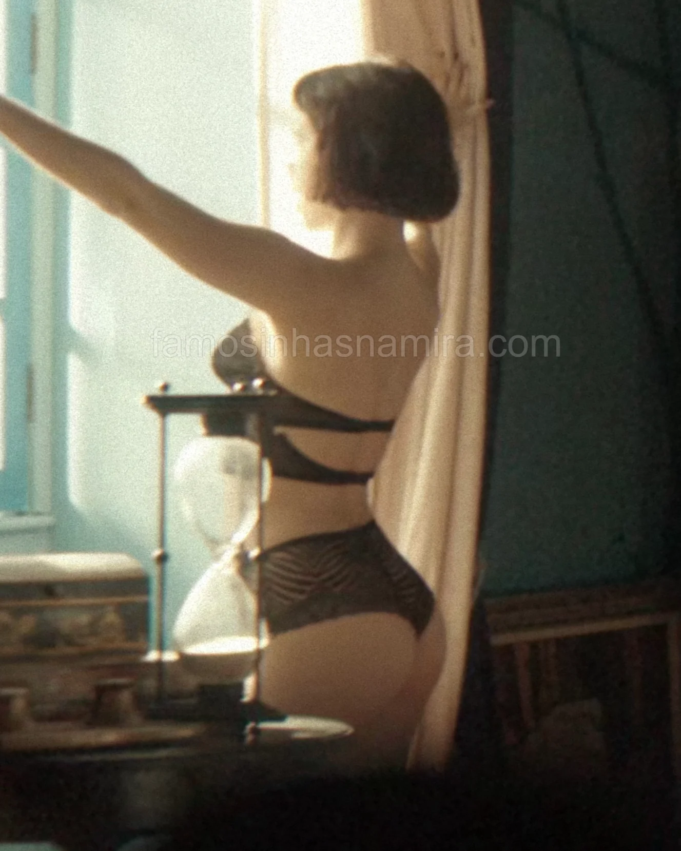 Cenas Quentes, Laura Dutra, Lingerie, Vermelho Sangue - [03/10/2025]