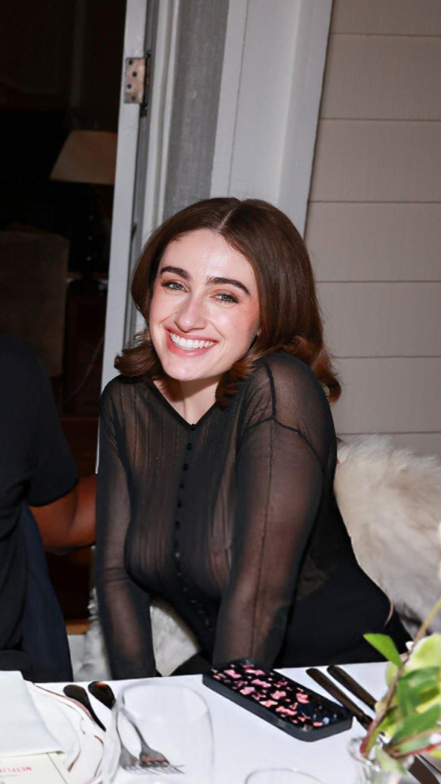 Rachel Sennott, Transparencia, Netflix Dinner - [24/10/2025]