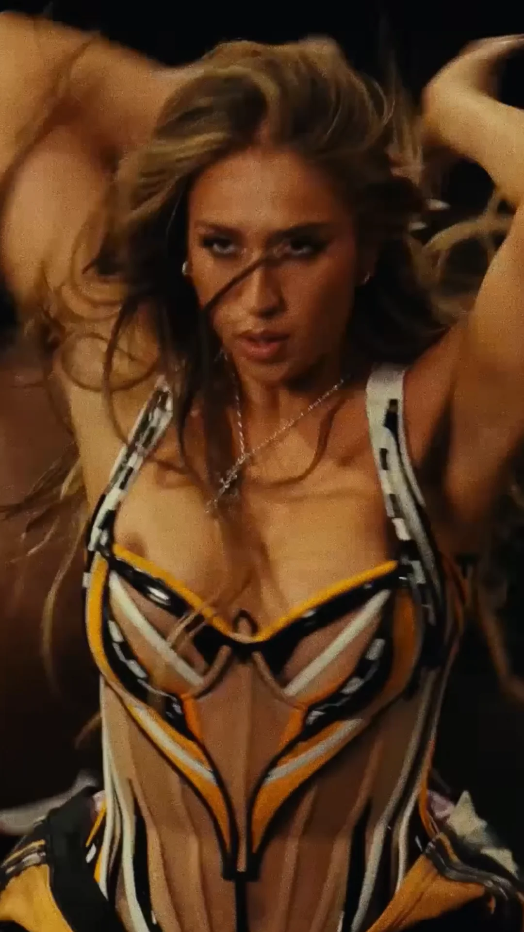 Flagras, Tate MCrae, Peitinho - [31/10/2025]