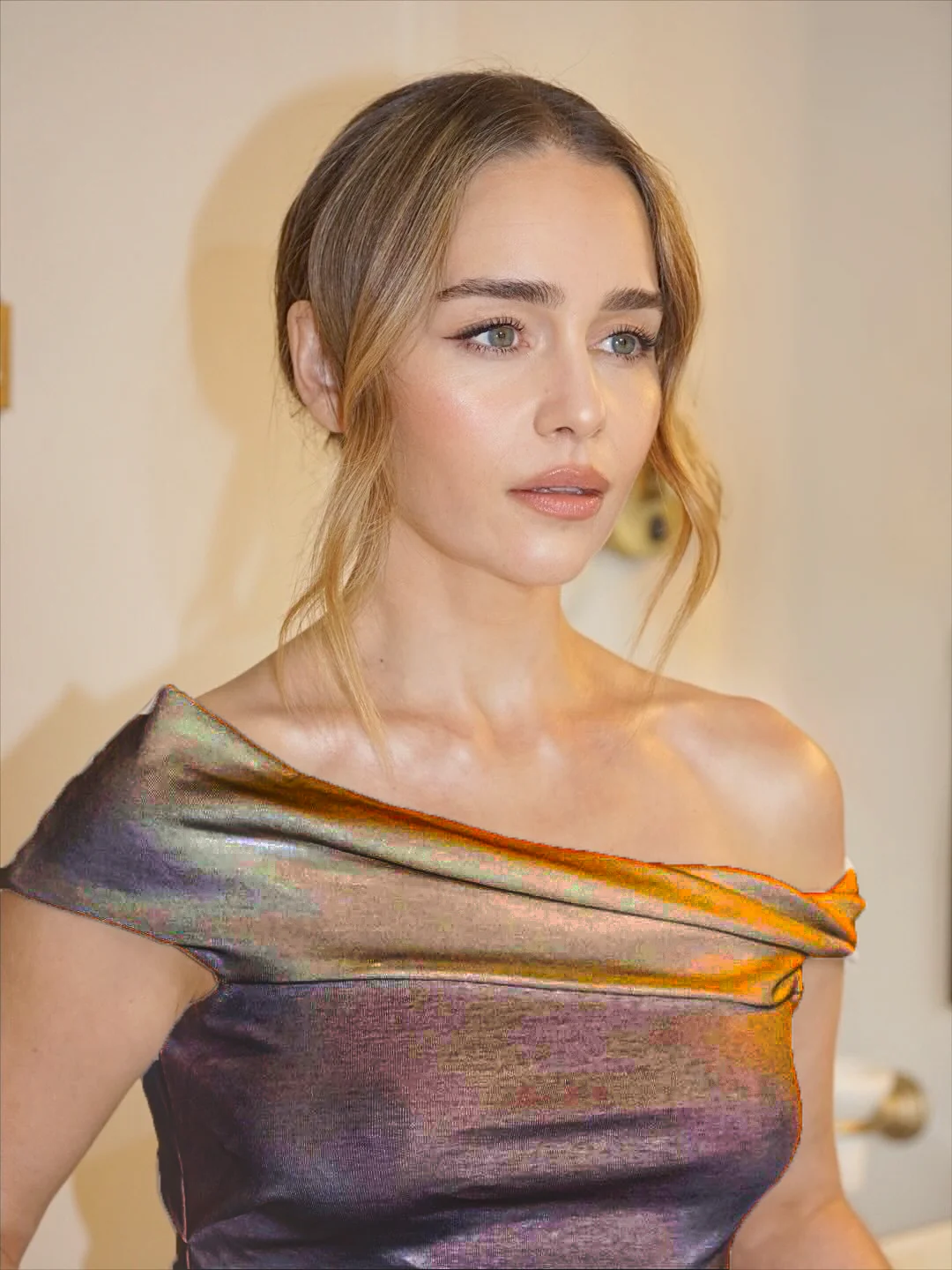 Emilia Clarke, Raio X - [10/11/2025]