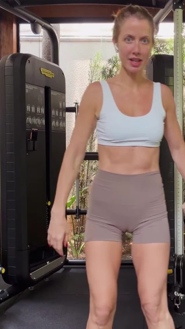 Gabriela Prioli, TClothes - [31/12/2025]