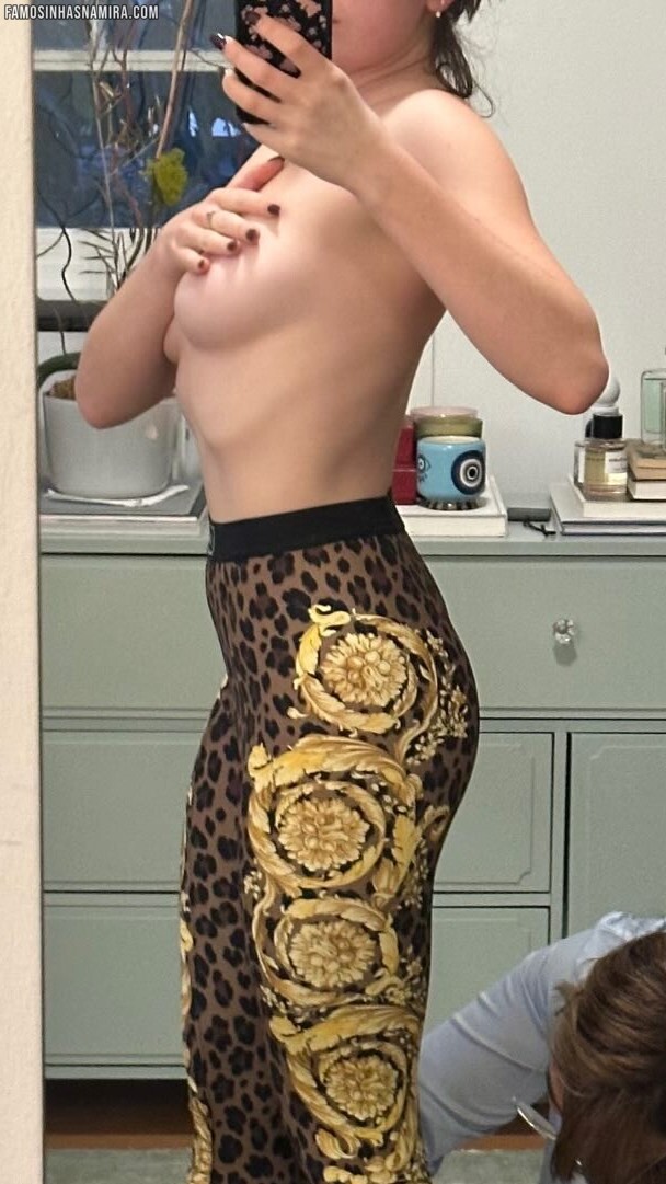 Instagram, Lingerie, Rachel Sennott, Topless, Transparencia - [31/12/2025]