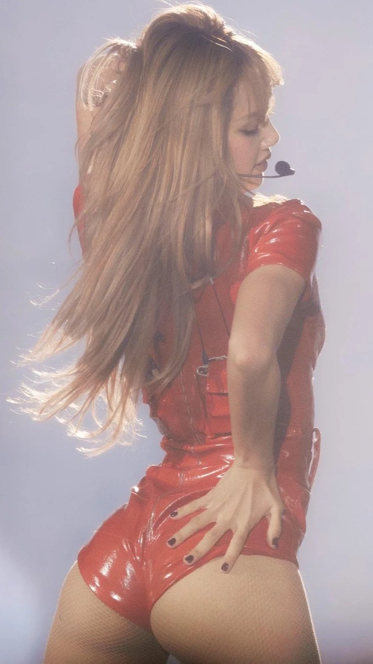 BLACKPINK Lisa, TClothes - [11/01/2026]