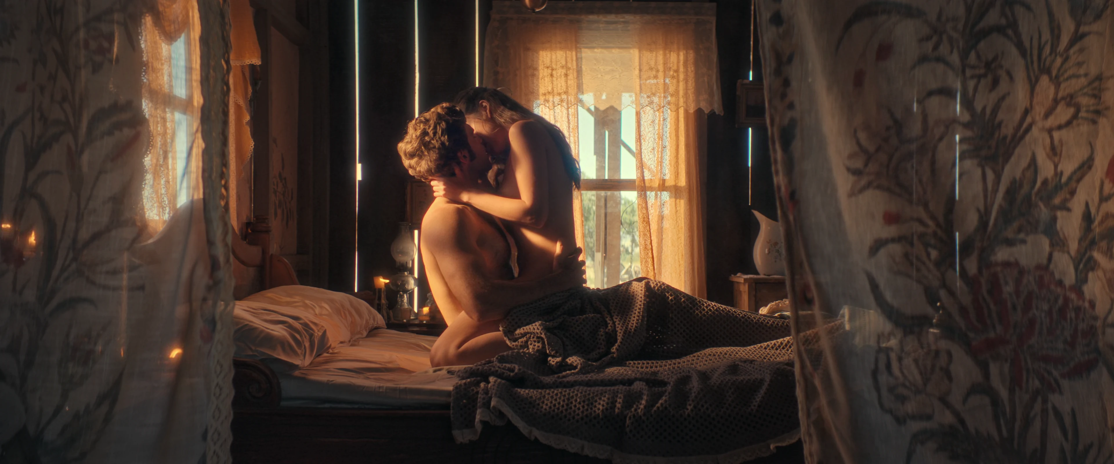 Azul Guaita surge nua em cena de sexo na segunda temporada de Como Água Para Chocolate.