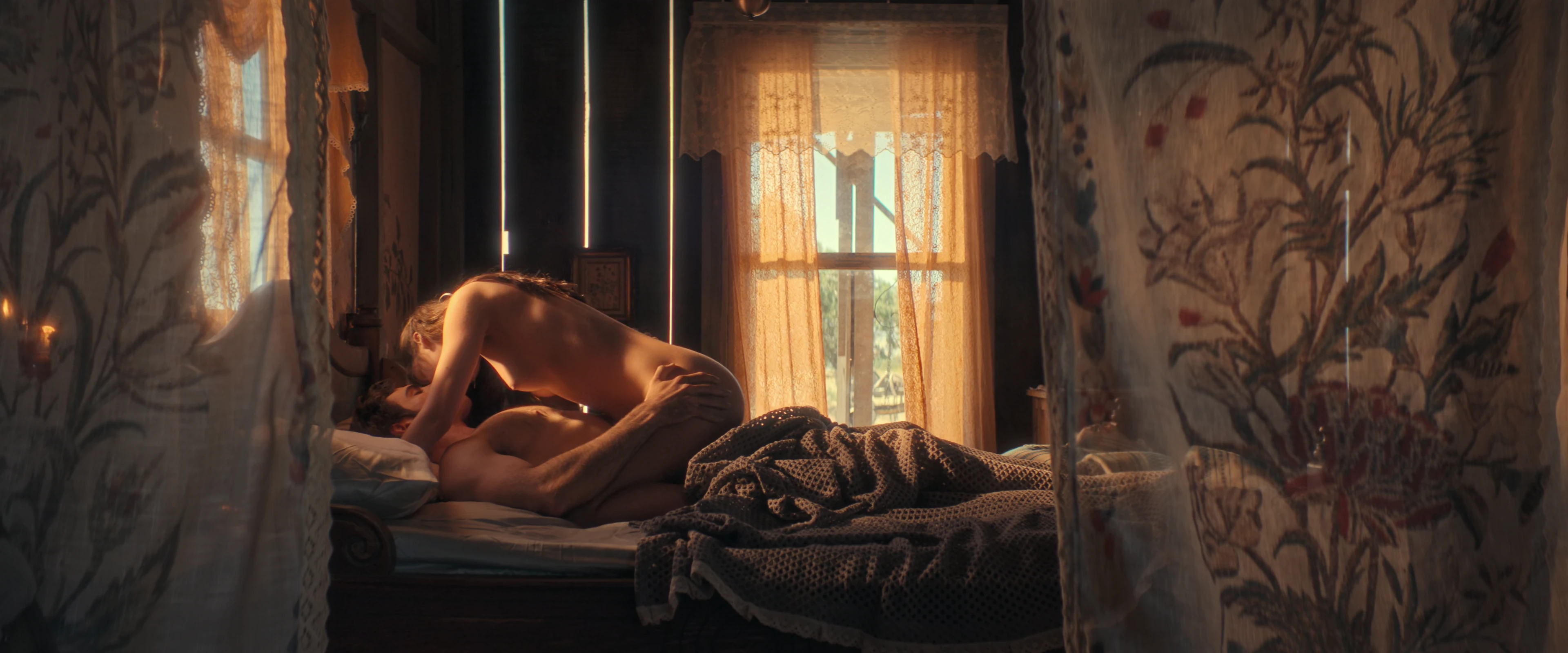 Azul Guaita surge nua em cena de sexo na segunda temporada de Como Água Para Chocolate.