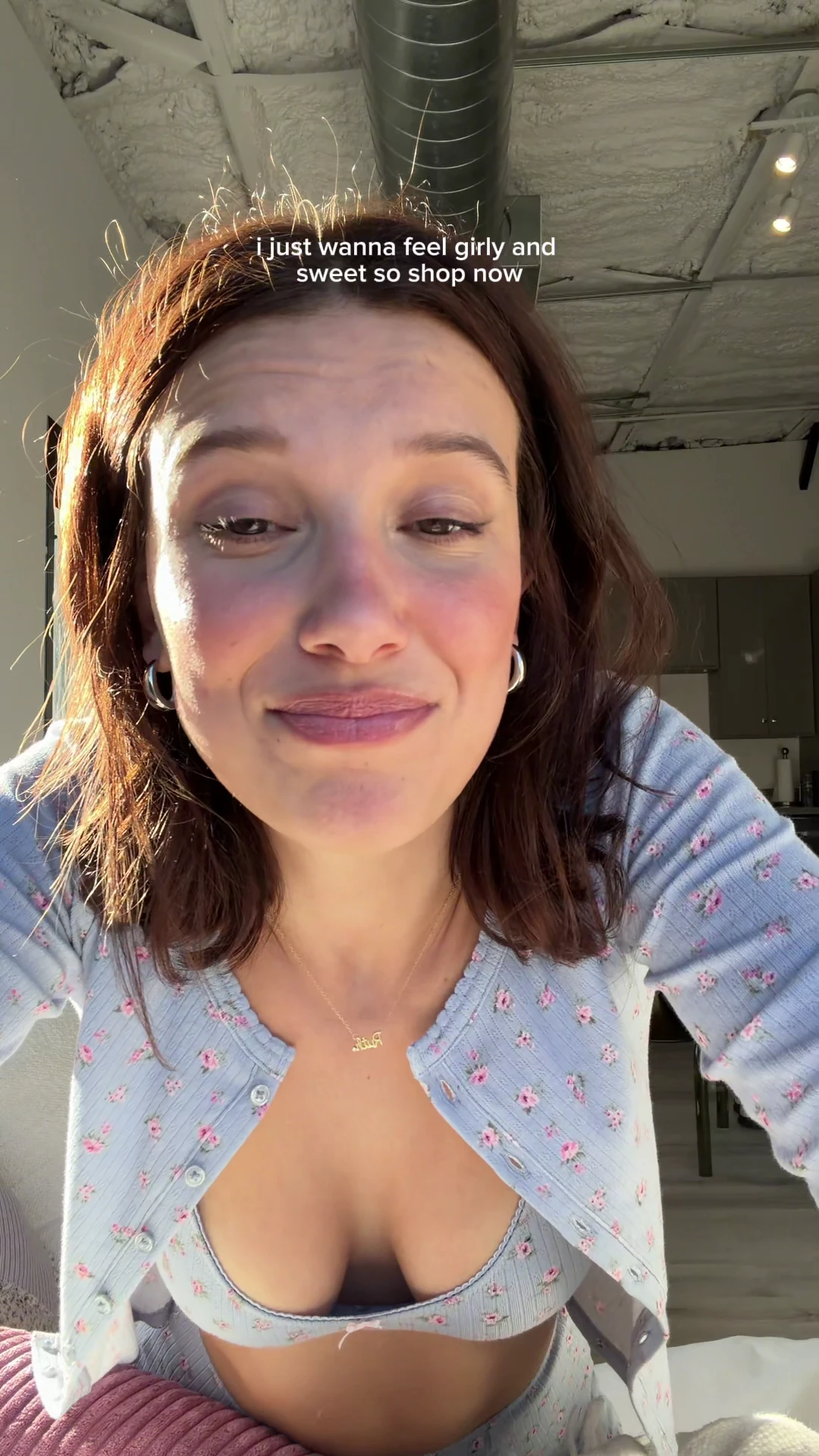 Millie Bobby Brown, TClothes - [18/03/2026]