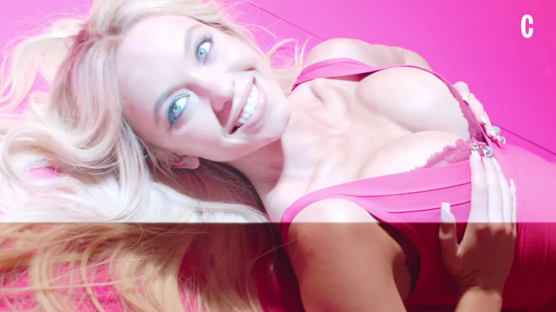 Ensaio, Lingerie, Sydney Sweeney, Cosmopolitan - [20/03/2026]