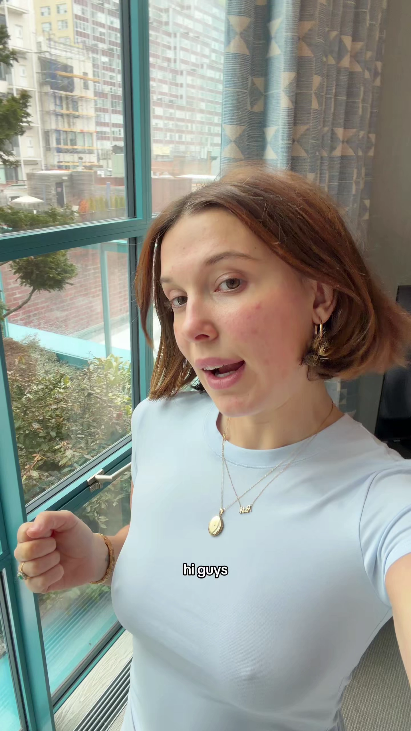 Millie Bobby Brown, TClothes - [27/04/2026]