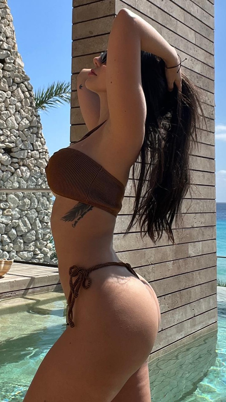 Biquini, Instagram, Nyvi Estephan - [08/04/2026]