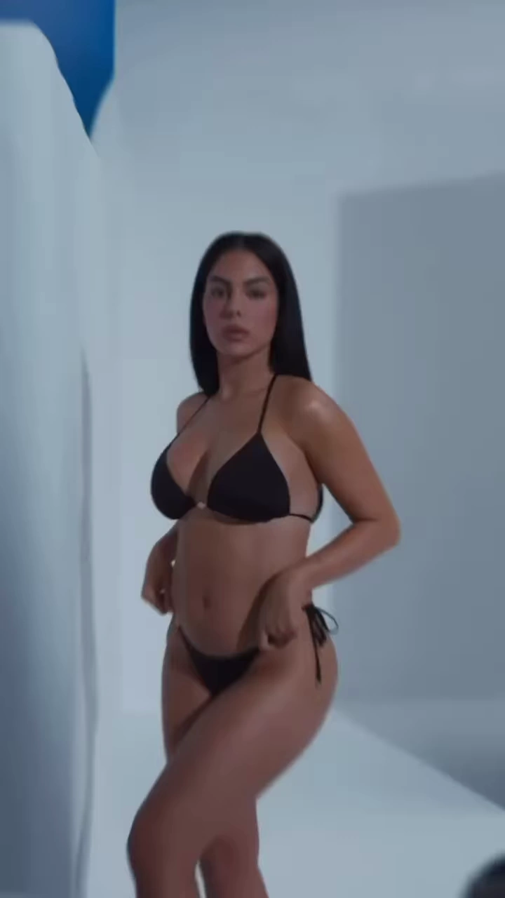 Biquini, Georgina Rodriguez, Calzedonia - [12/05/2026]