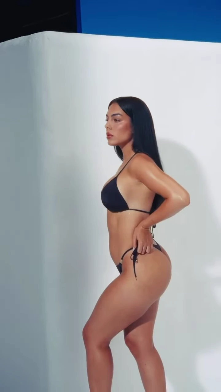 Biquini, Georgina Rodriguez, Calzedonia - [12/05/2026]