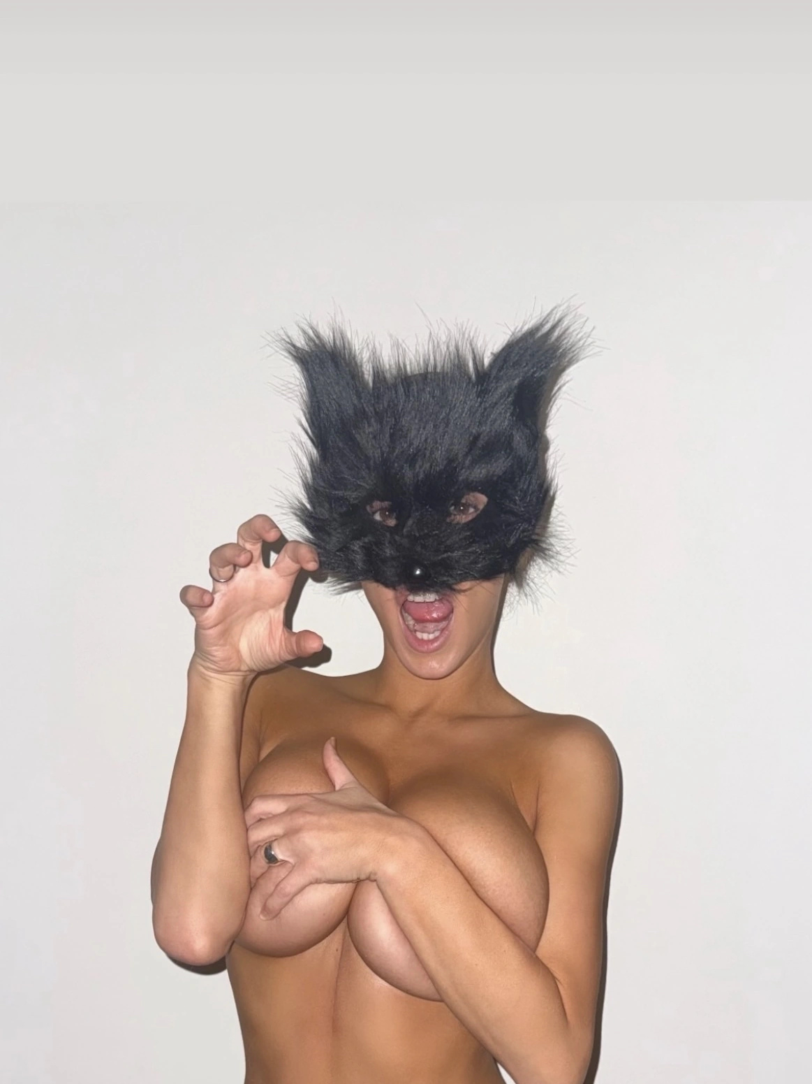 Bianca Censori, Topless, Transparencia - [13/06/2026]